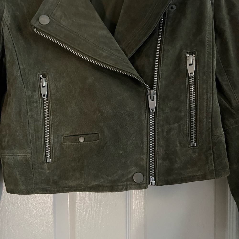 SL8 BlankNYC Moss Green Suede Leather Moto Jacket Zip Crop. EUC. Size small. - Picture 6 of 8